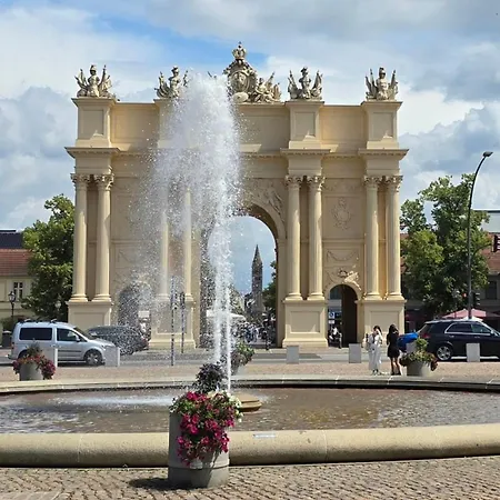 Am Sanssouci Park *